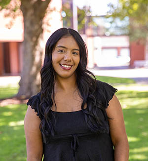 Headshot of Student Resources Navigator Mari Monrroy